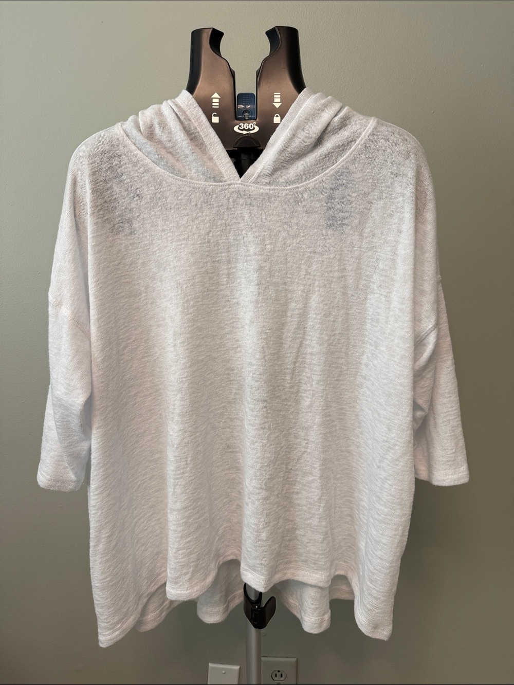 Nally & Millie Lightweight White Hooded Pullover